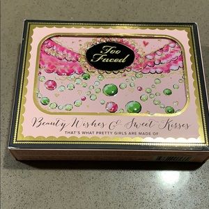 Too Faced Beauty Wishes & Sweet Kisses Makeup Set